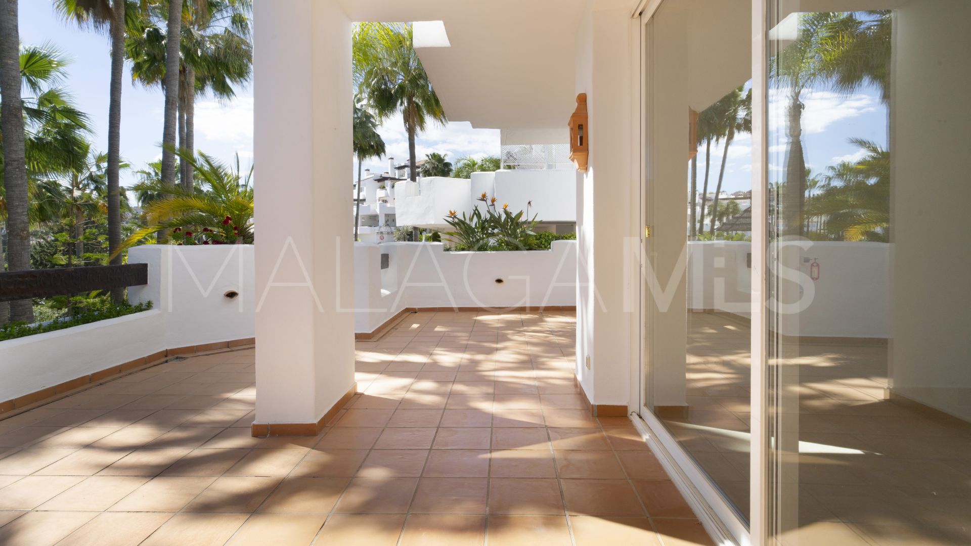 Buy apartment with 3 bedrooms in Las Tortugas de Aloha