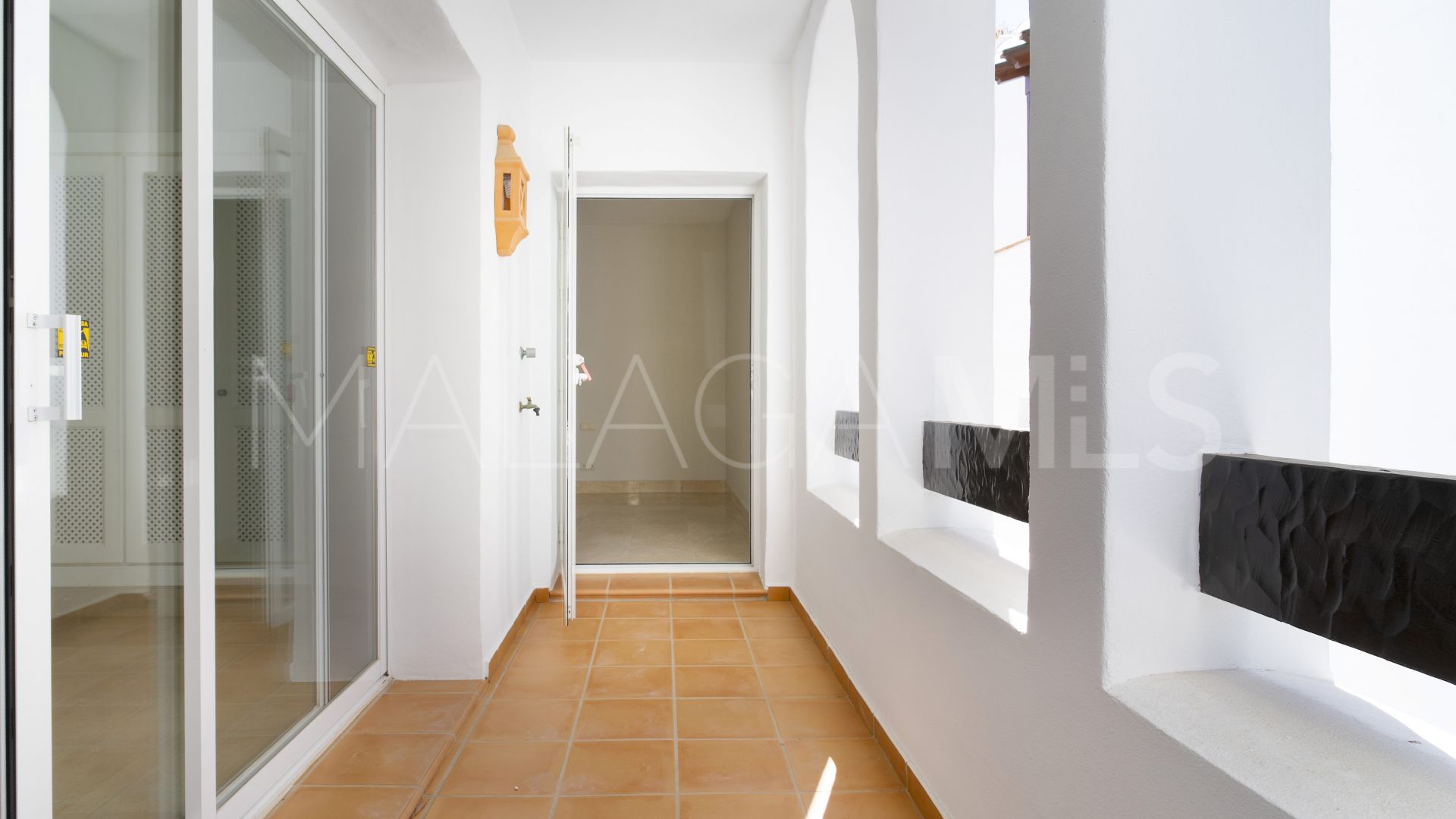 Buy apartment with 3 bedrooms in Las Tortugas de Aloha