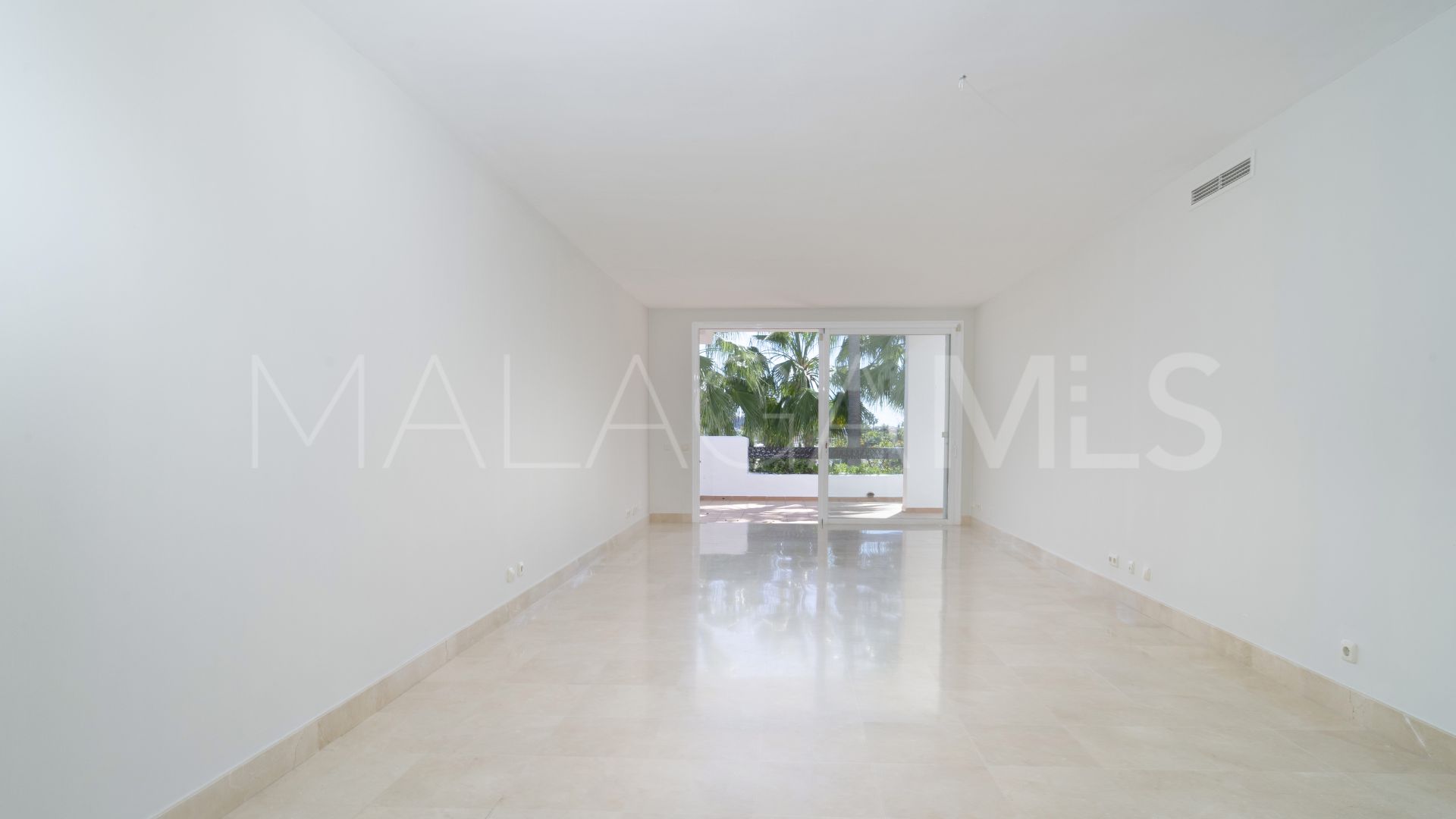 Buy apartment with 3 bedrooms in Las Tortugas de Aloha