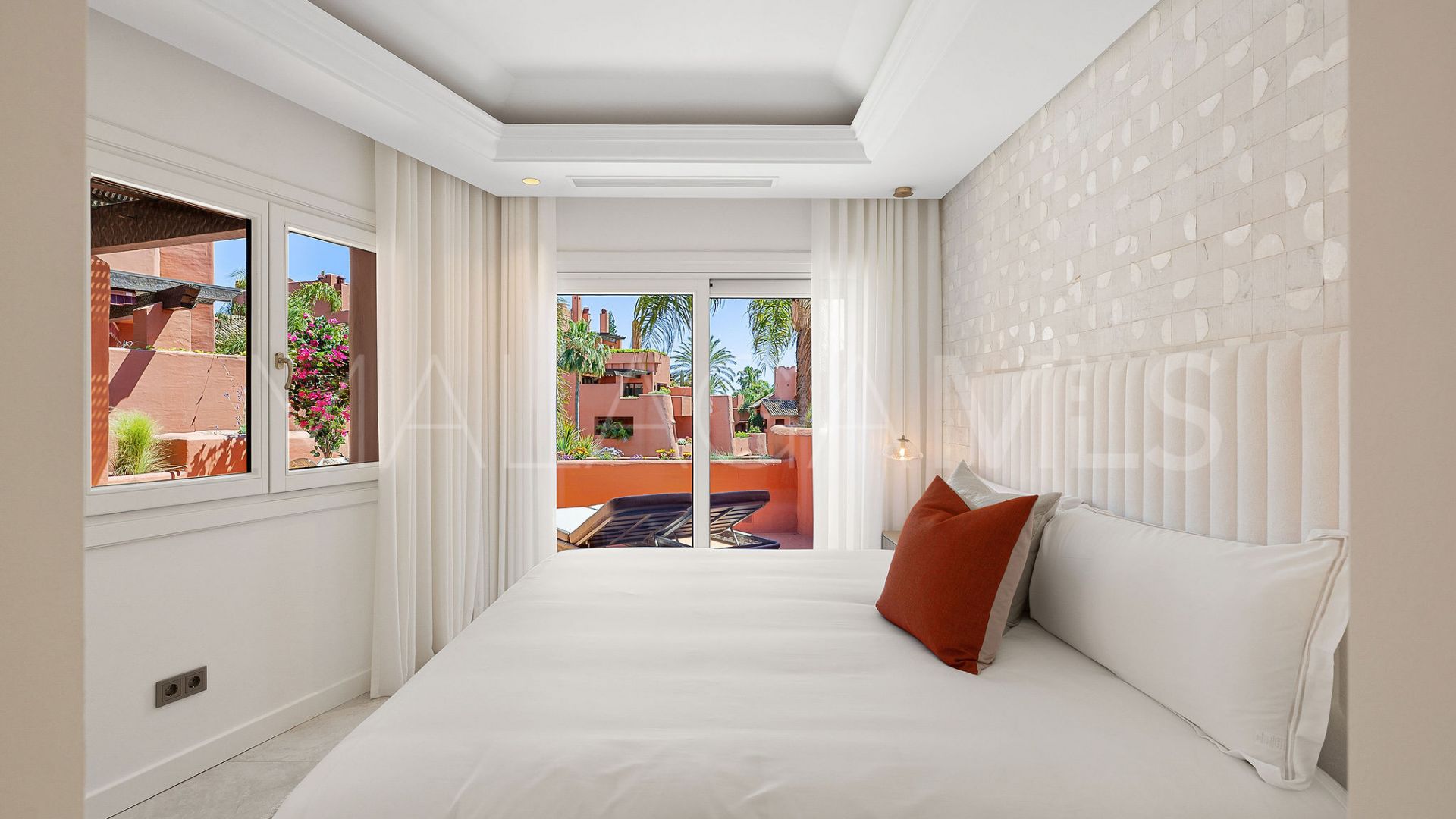 Duplex penthouse for sale in Torre Bermeja