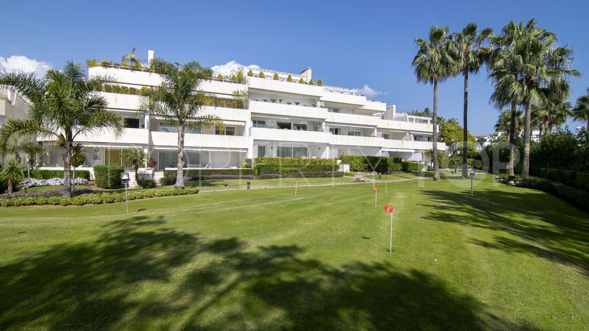 For sale ground floor apartment with 2 bedrooms in Los Granados Golf