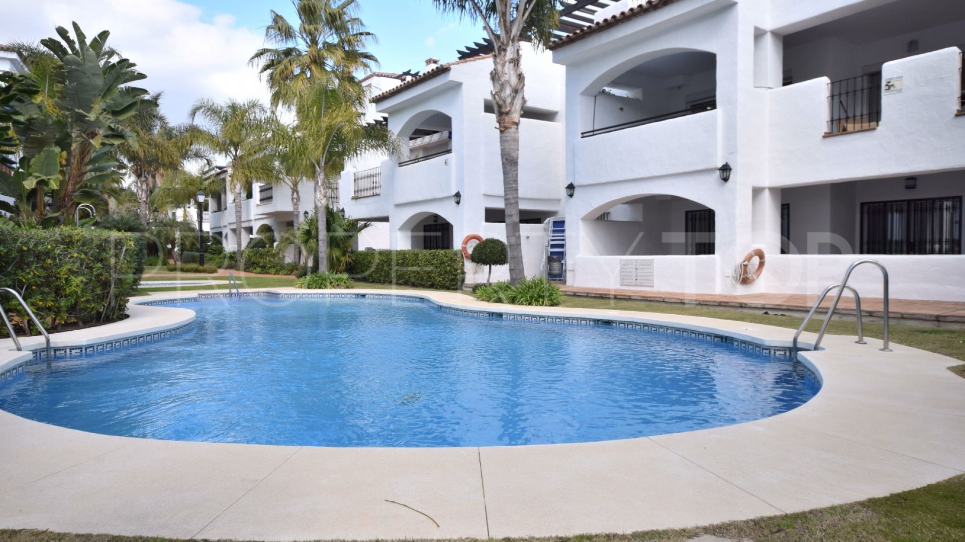 Atico duplex a la venta con 2 dormitorios en San Pedro de Alcantara