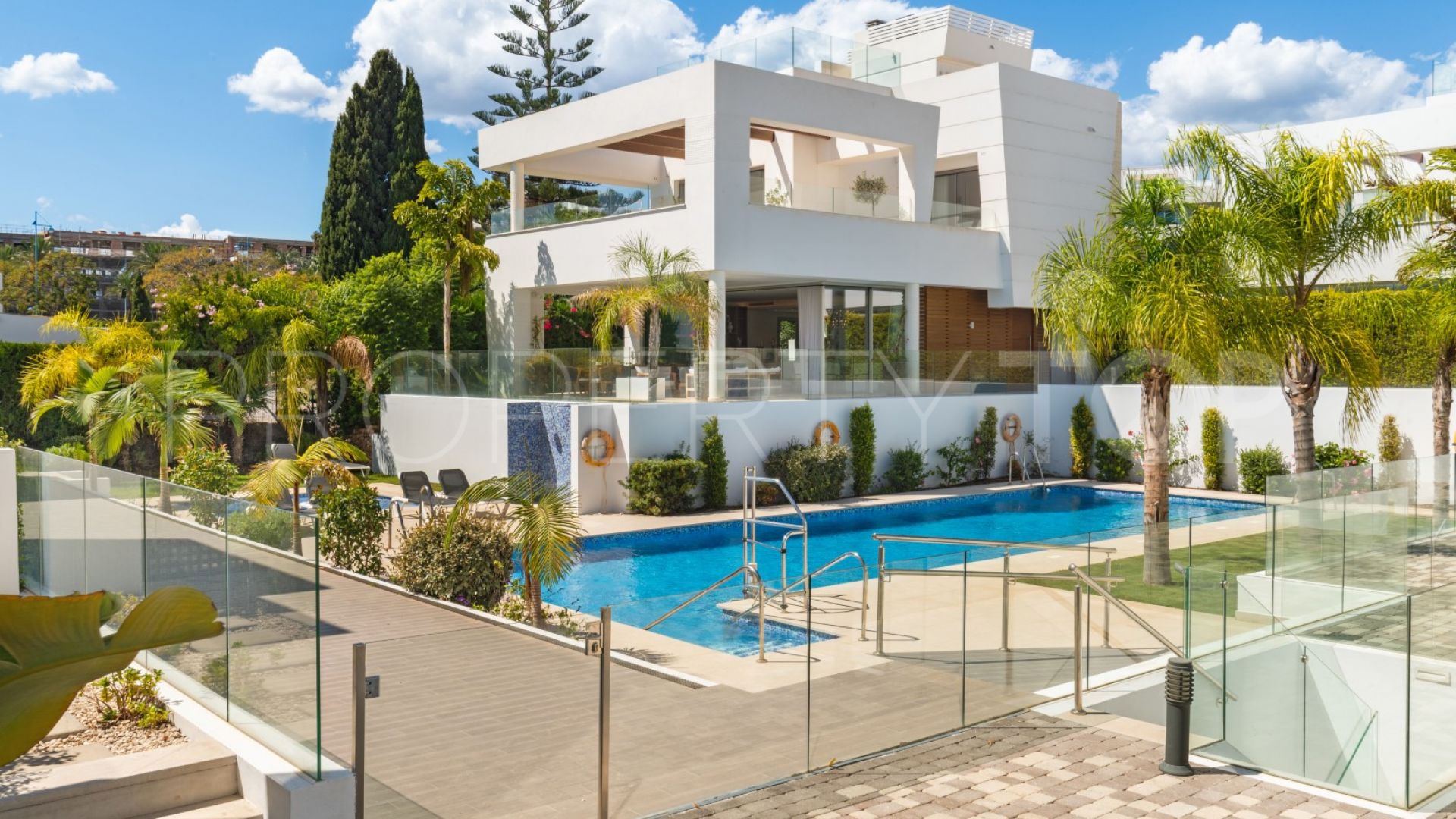 Buy villa in Perlas del Mar with 5 bedrooms