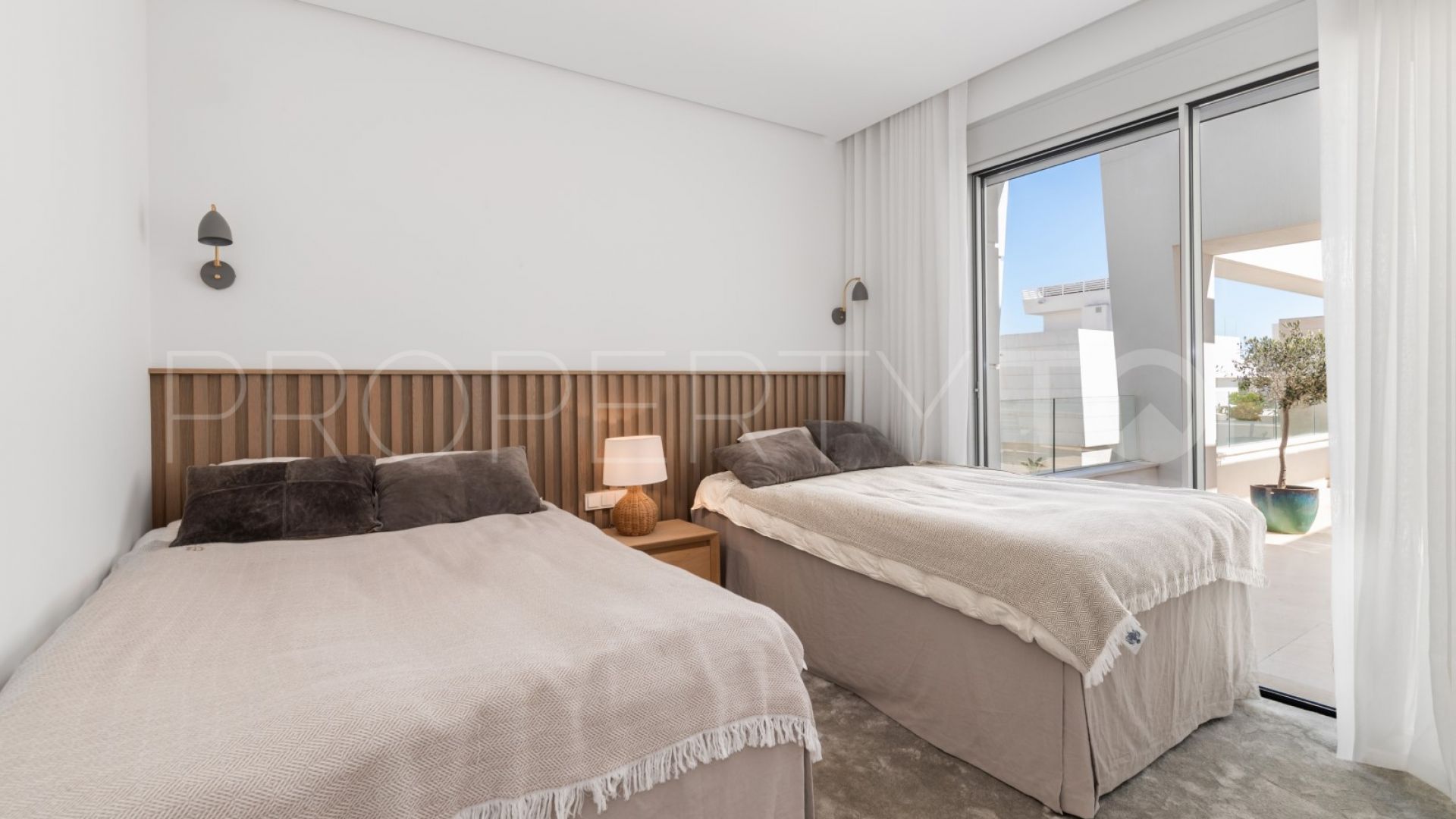 Buy villa in Perlas del Mar with 5 bedrooms