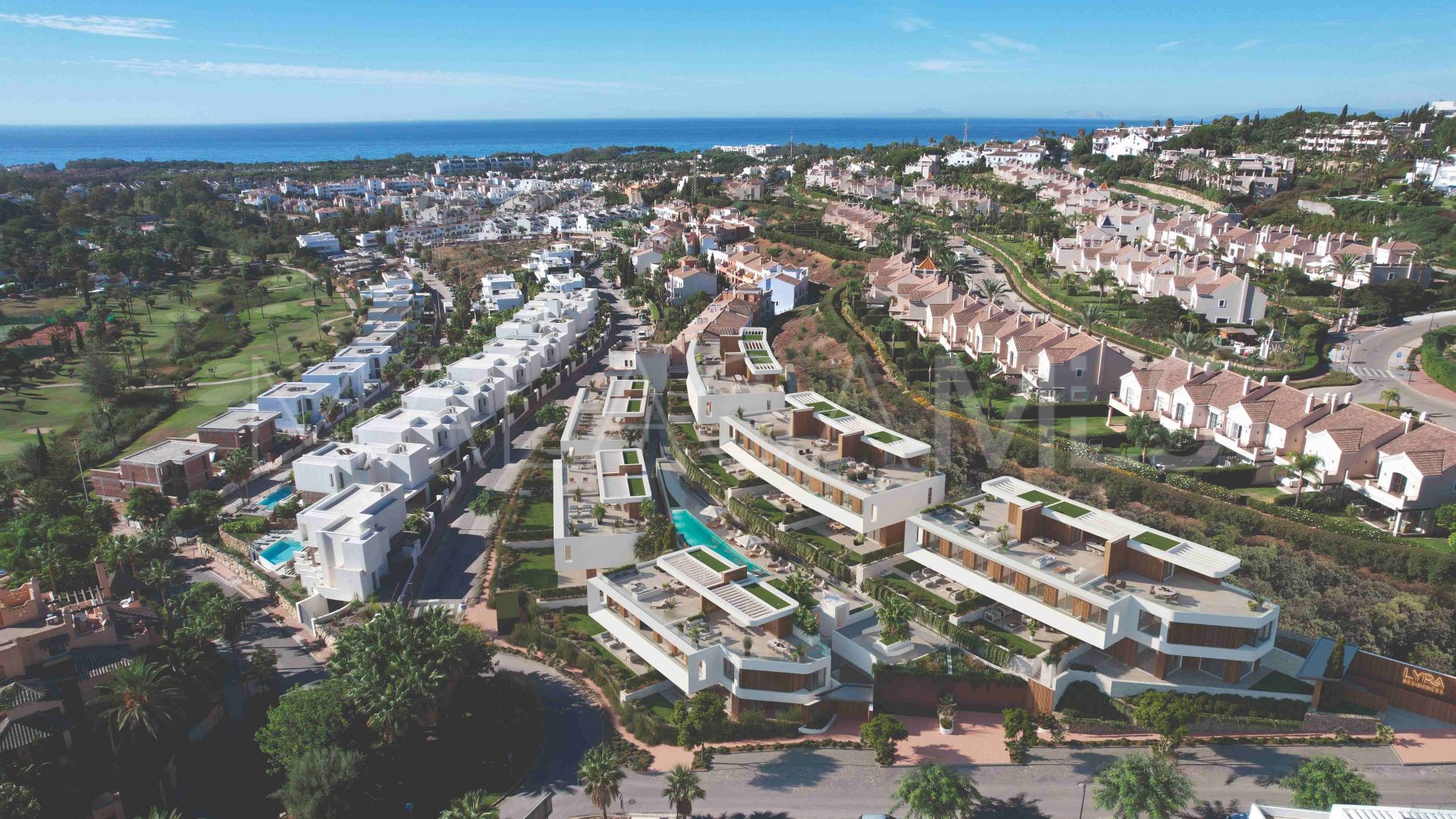 Buy 4 bedrooms semi detached house in El Paraiso