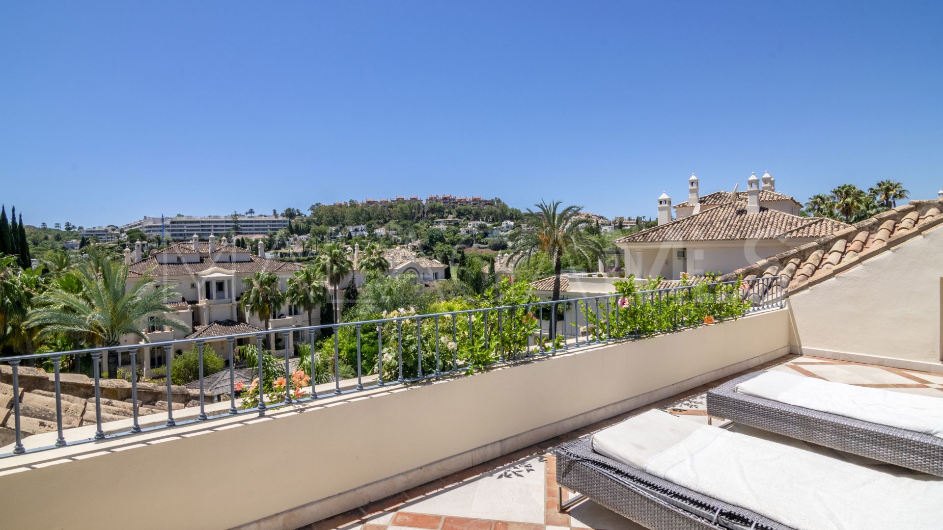 Zweistöckiges penthouse for sale in Las Alamandas