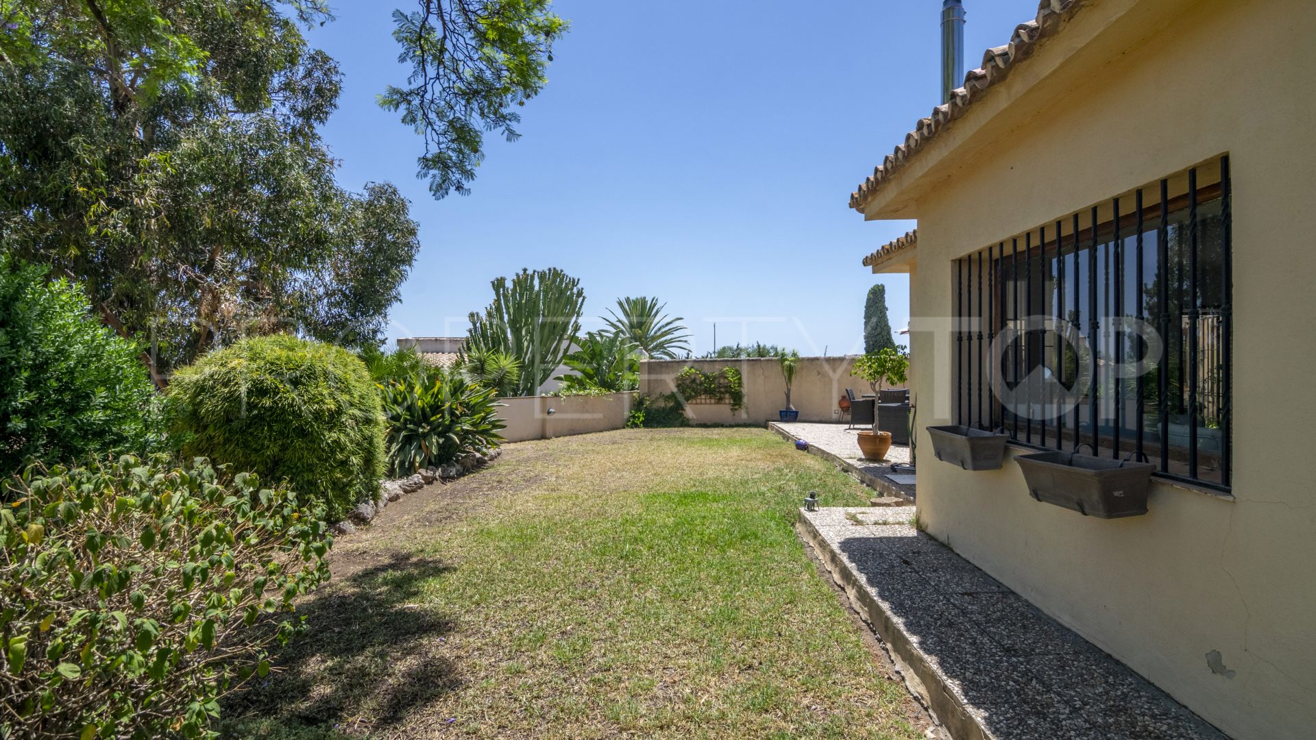 Villa con 3 dormitorios en venta en Benahavis