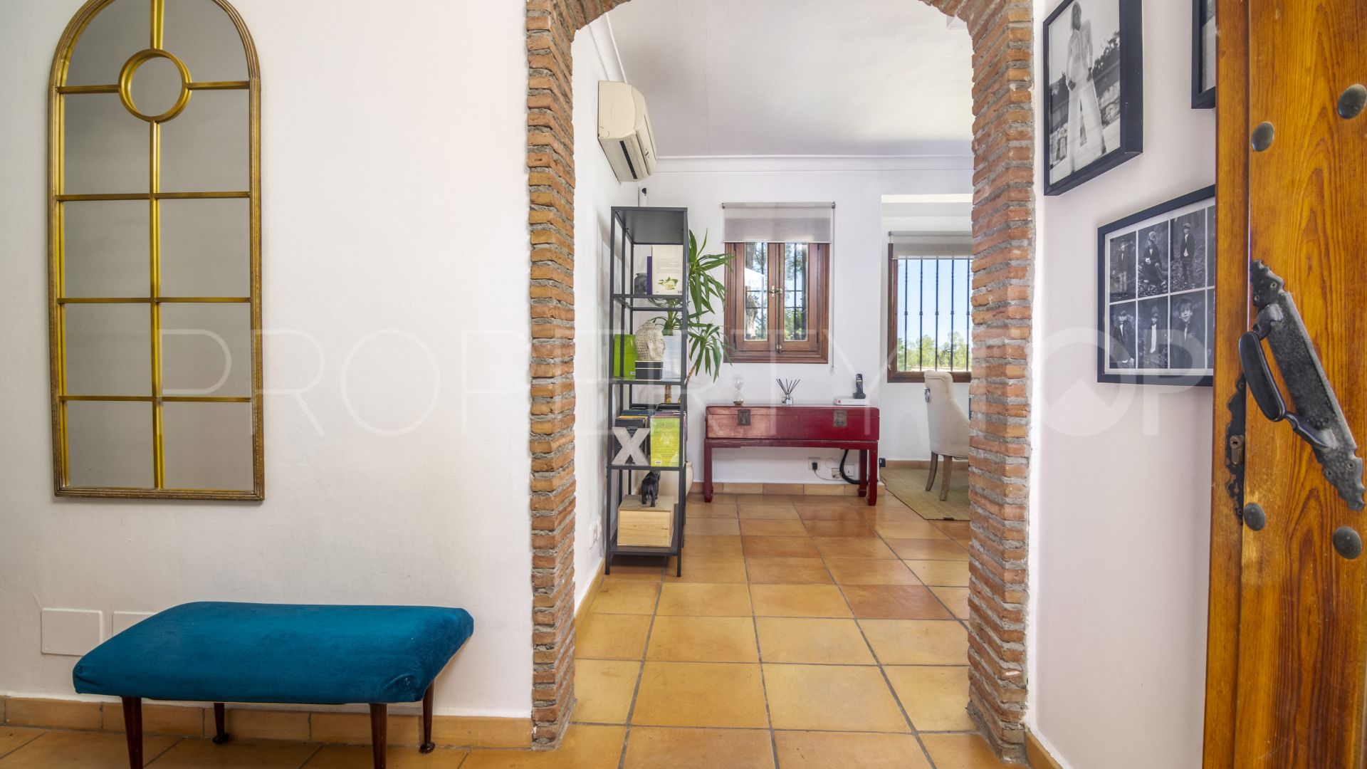 Villa con 3 dormitorios en venta en Benahavis