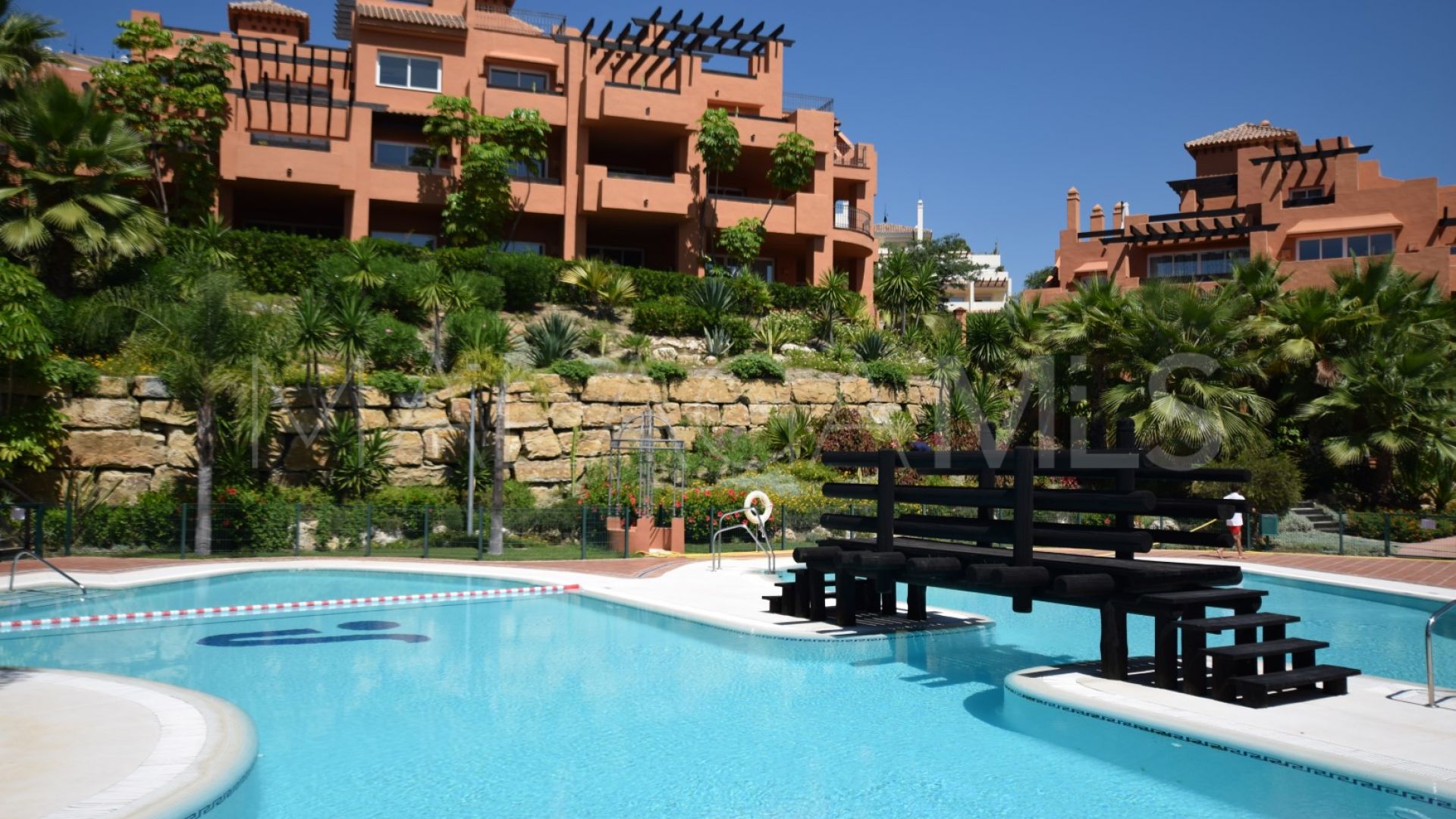 Se vende apartamento planta baja in Alminar de Marbella