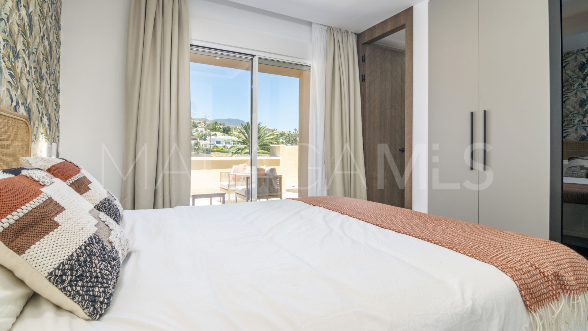 Buy apartamento in Country Club Las Brisas