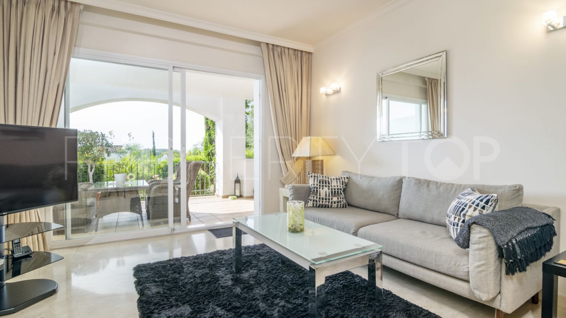 Gated community groundfloor apartments for sale in Altos de La Quinta