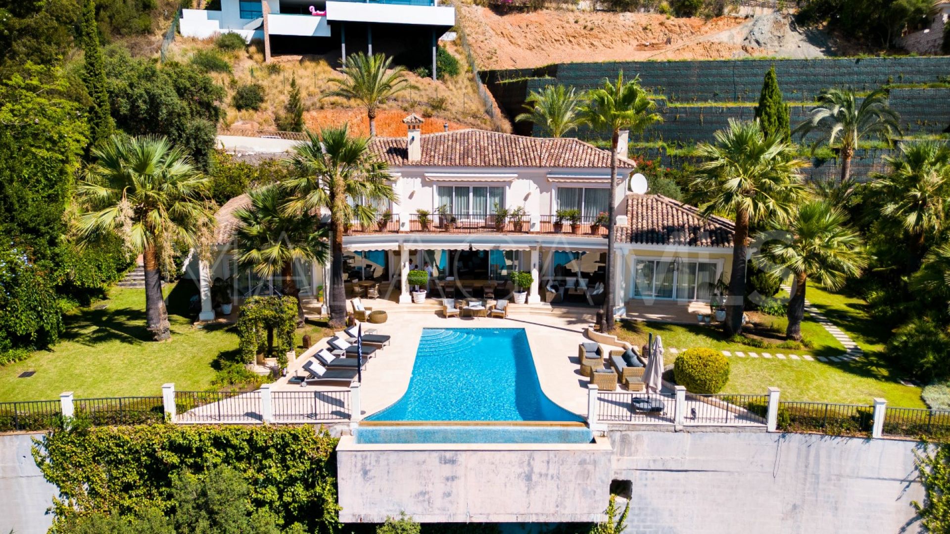 El Herrojo villa for sale