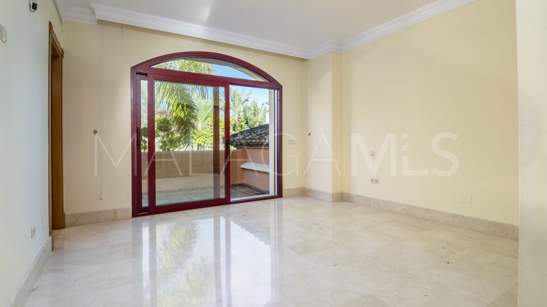 Villa for sale in Altos Reales