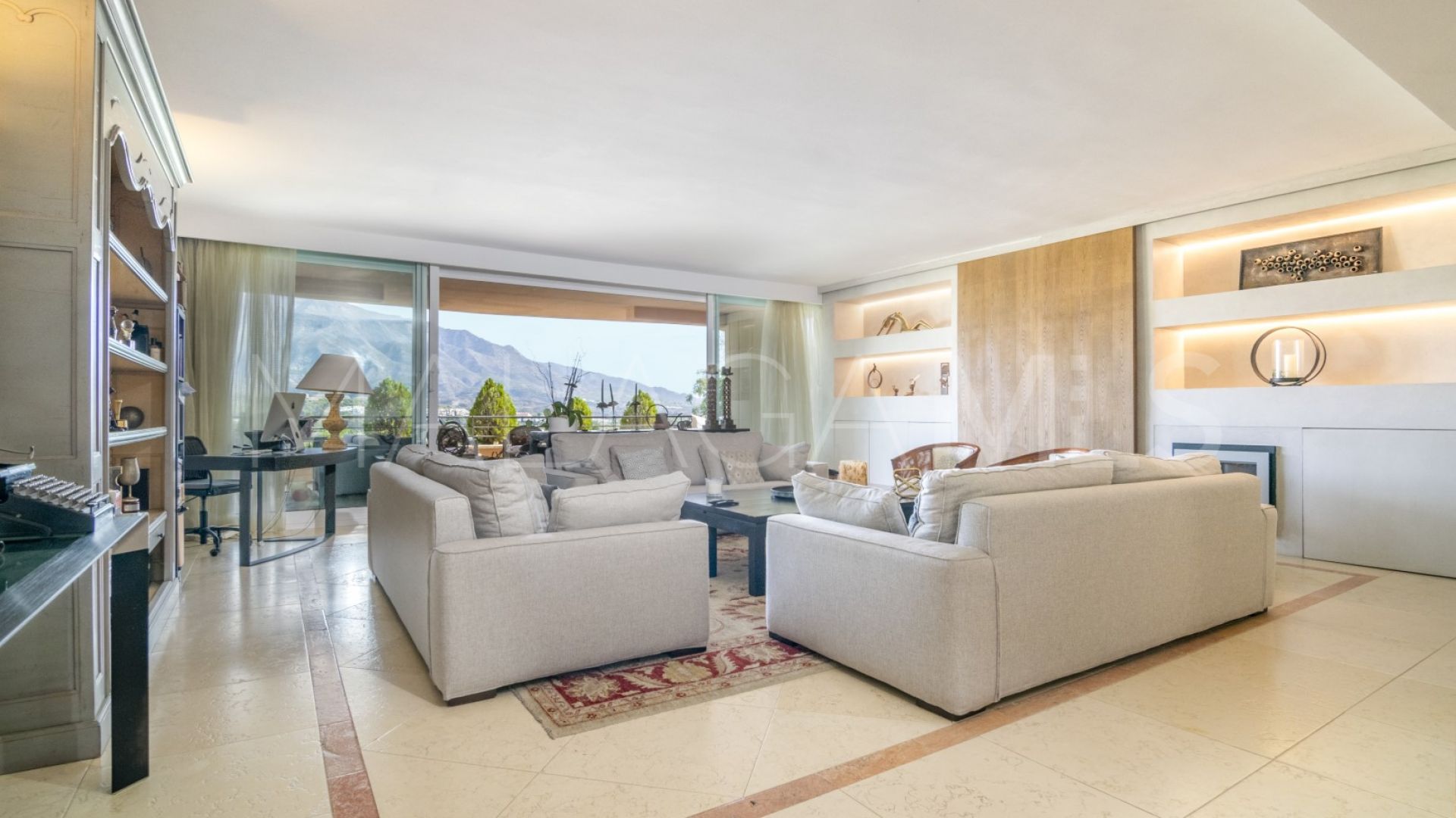 4 bedrooms apartment in Magna Marbella for sale