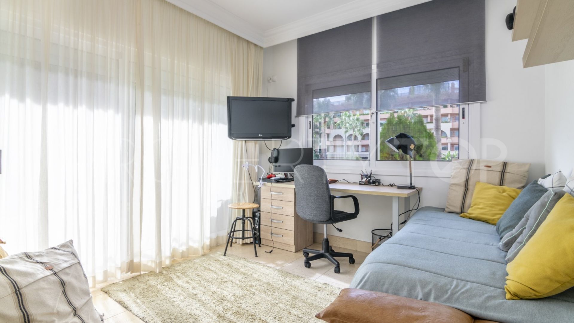 Apartamento en venta con 4 dormitorios en Magna Marbella