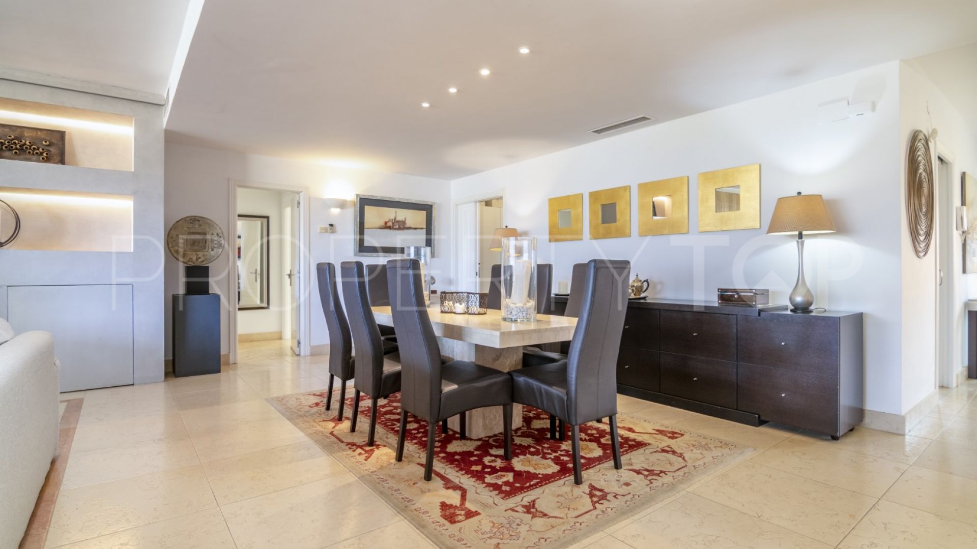 Apartamento en venta con 4 dormitorios en Magna Marbella