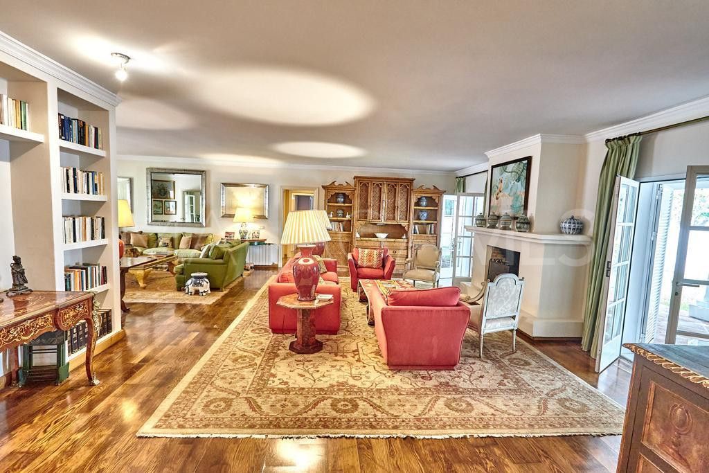 Villa for sale in Casasola