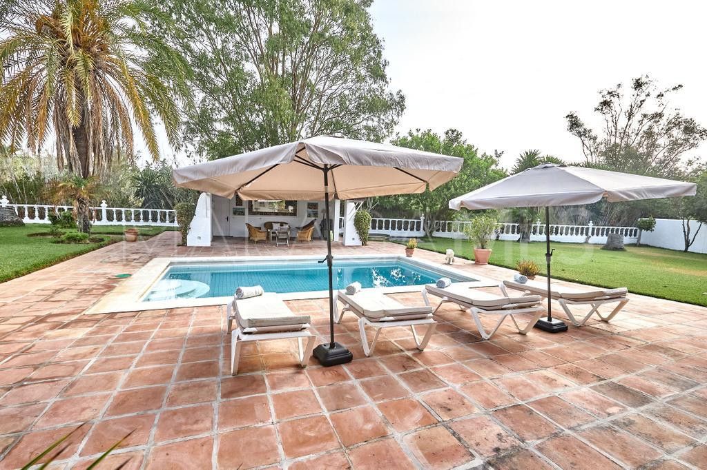 Villa for sale in Casasola