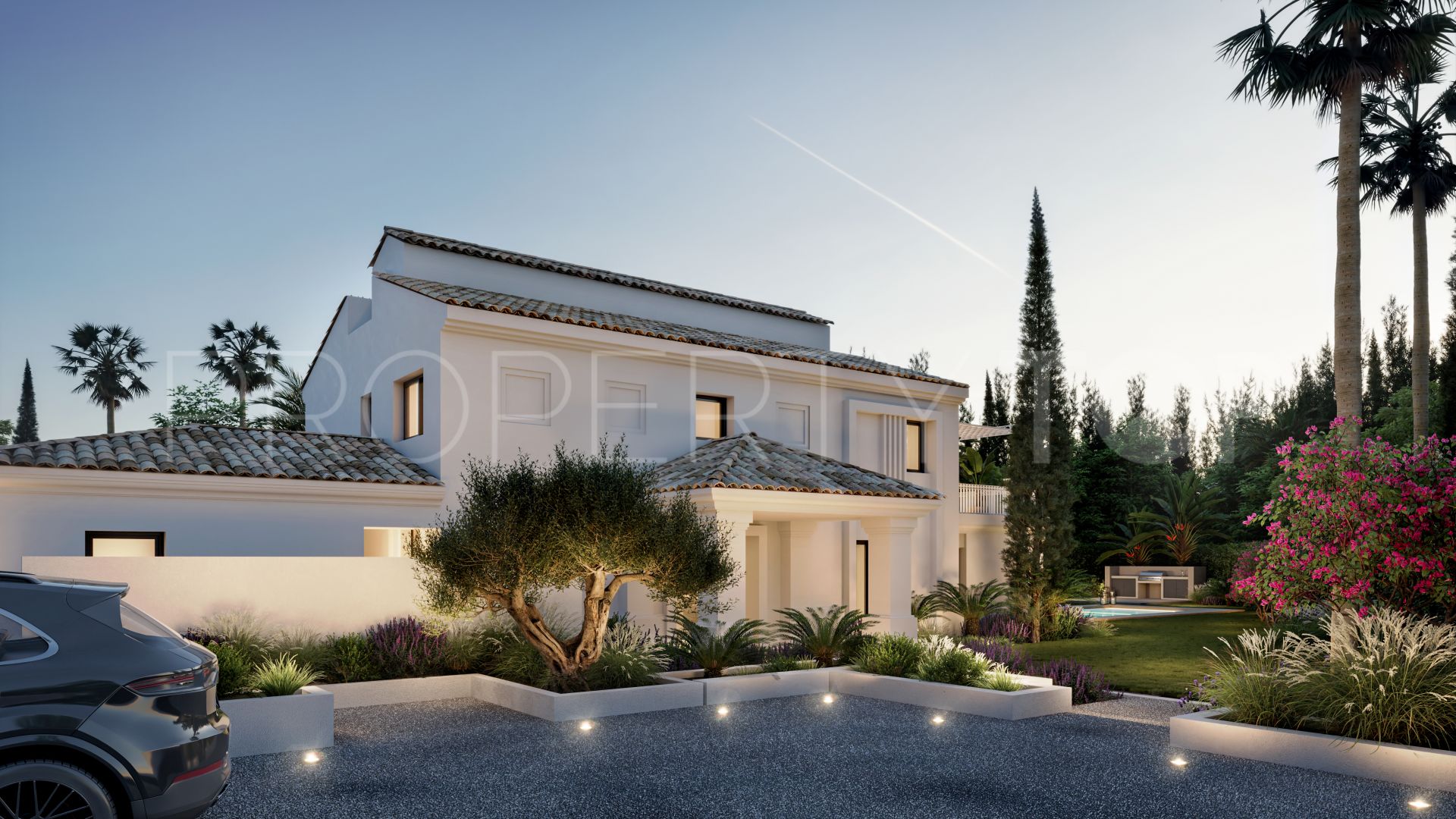 Villa for sale in Nueva Andalucia with 4 bedrooms