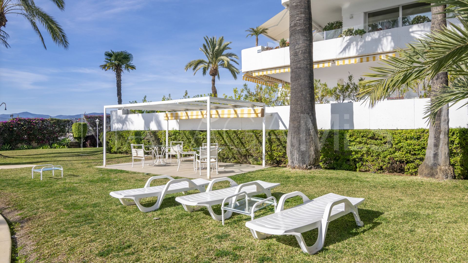 Apartment for sale in Las Lomas del Marbella Club with 3 bedrooms