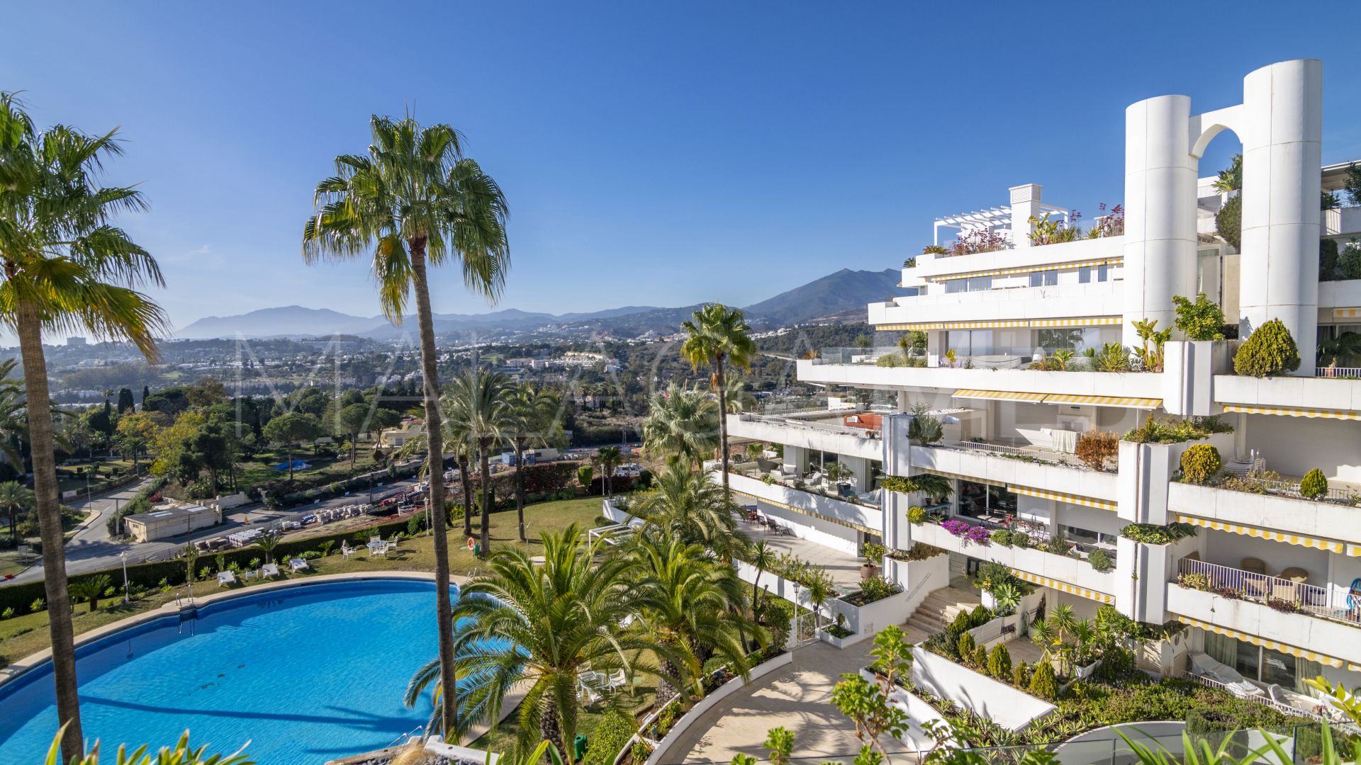 Tvåvånings takvåning for sale in Las Lomas del Marbella Club