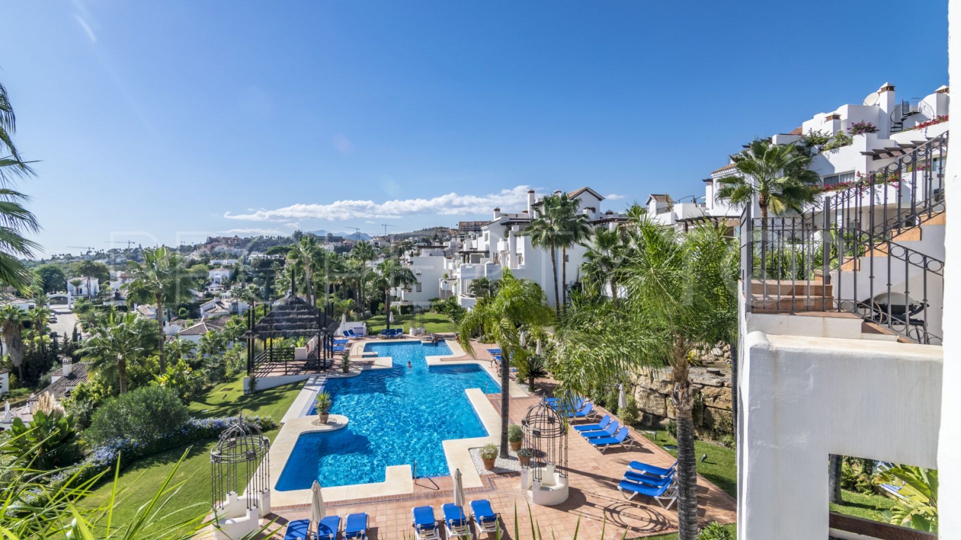 Duplex Penthouse in Las Tortugas de Aloha | 3BR, 3BA, 171m², €975k