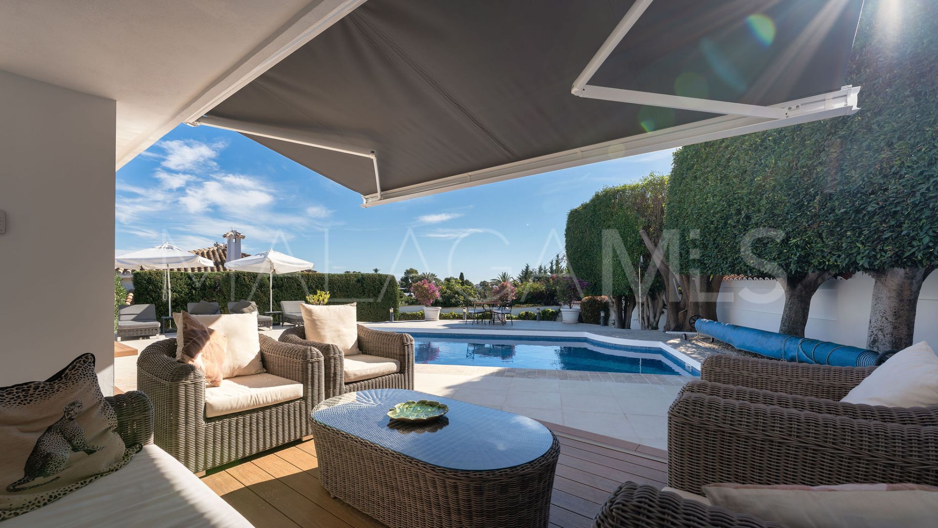 Villa for sale in Nueva Andalucia
