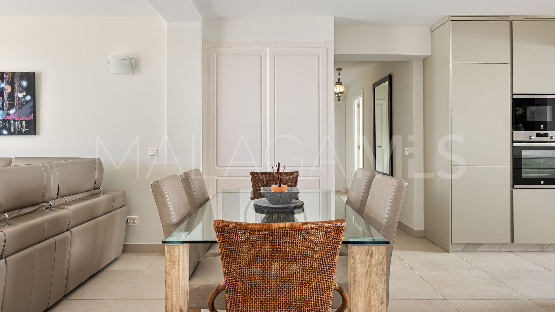 Villa for sale in Nueva Andalucia