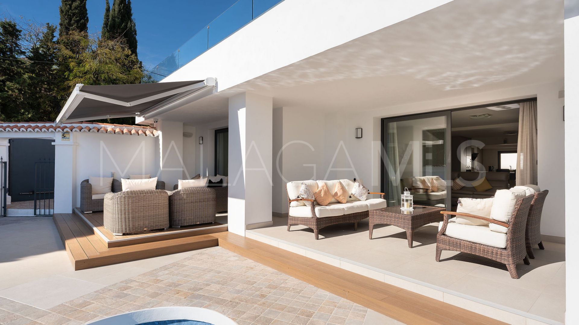 Villa for sale in Nueva Andalucia