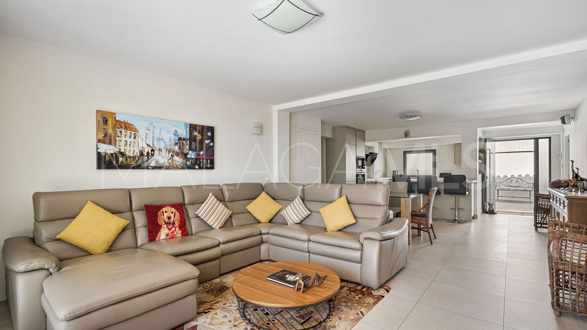 Villa for sale in Nueva Andalucia