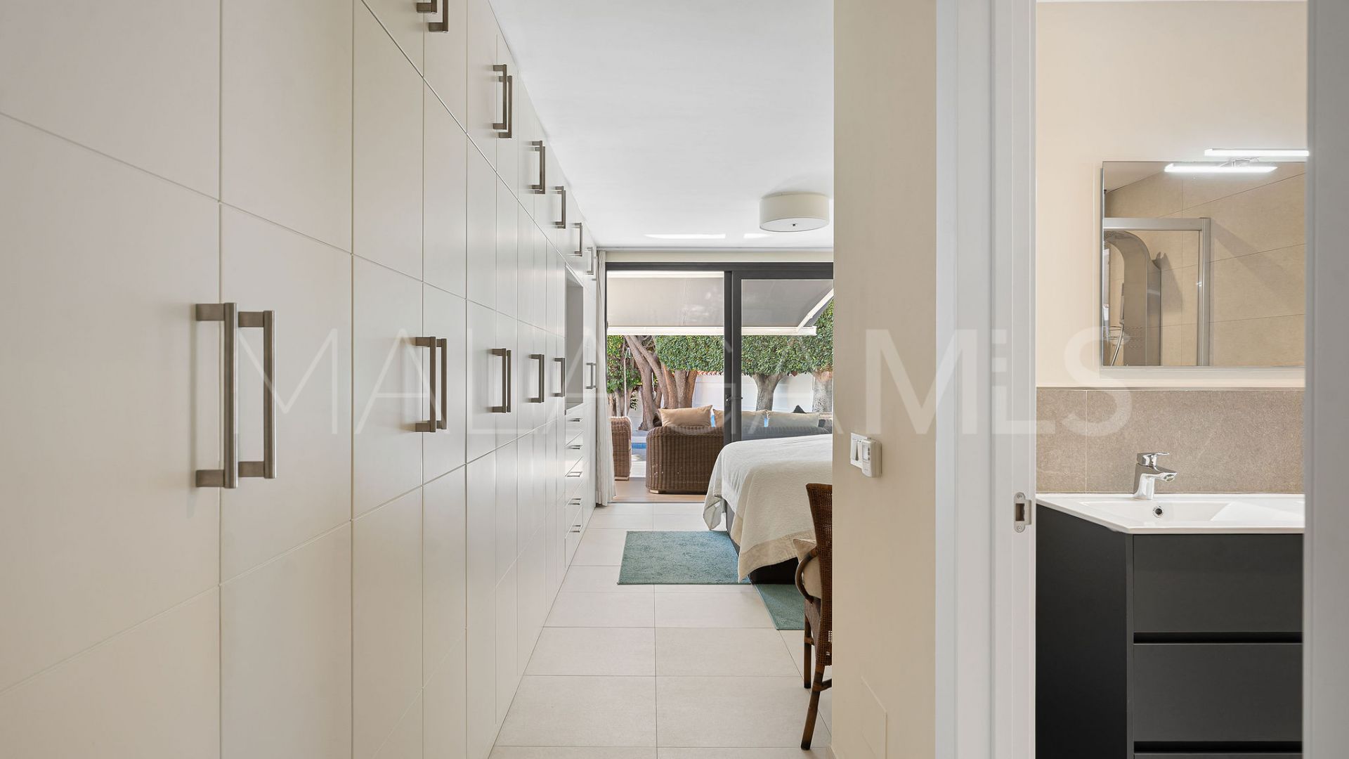 Villa for sale in Nueva Andalucia