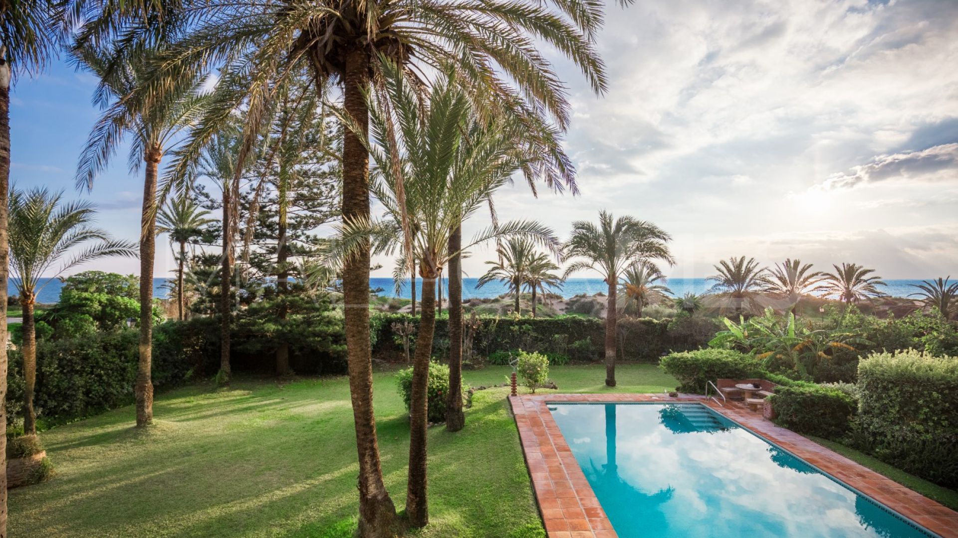 Villa for sale with 5 bedrooms in La Reserva de los Monteros