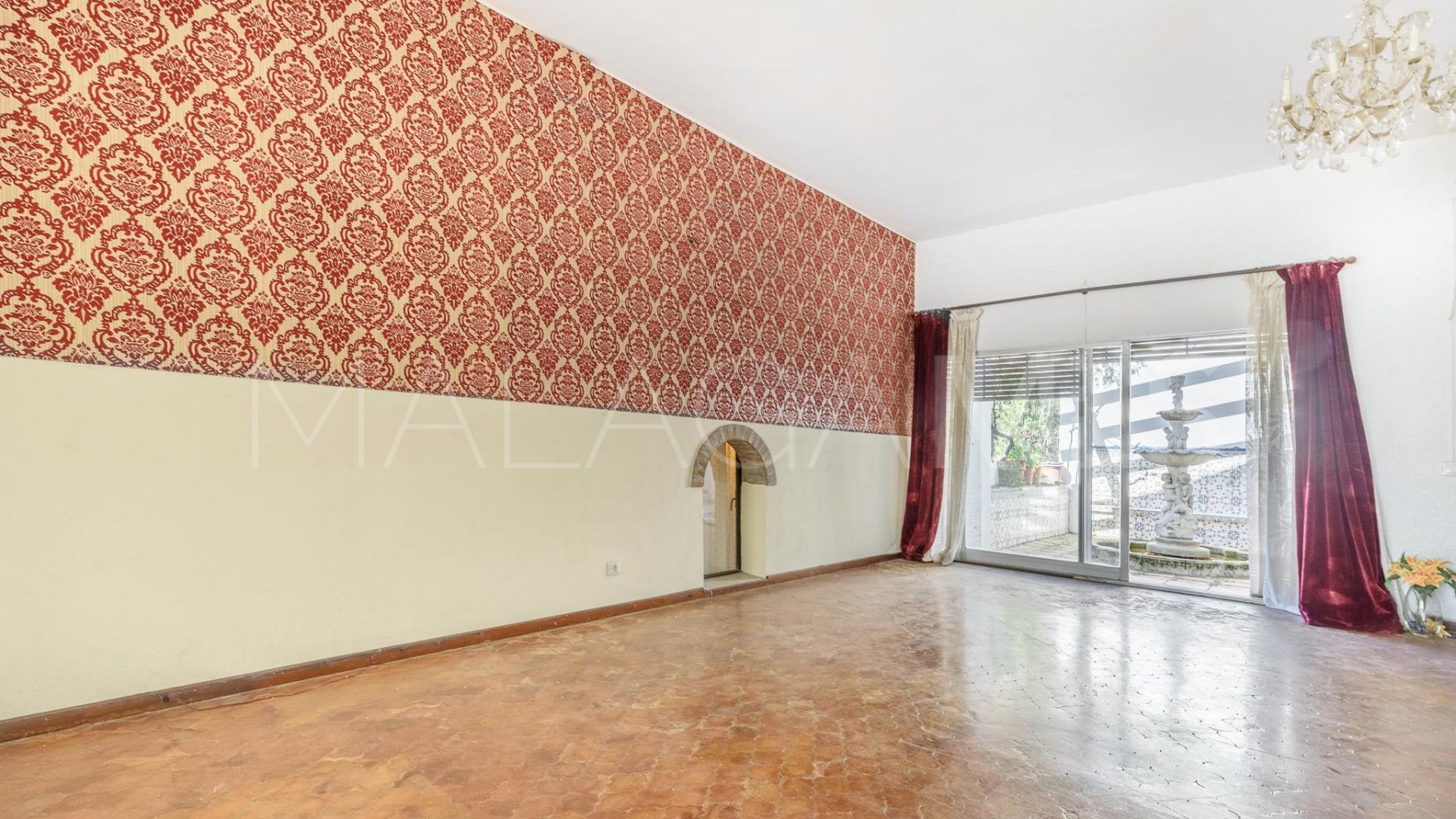 Villa for sale in Nueva Andalucia