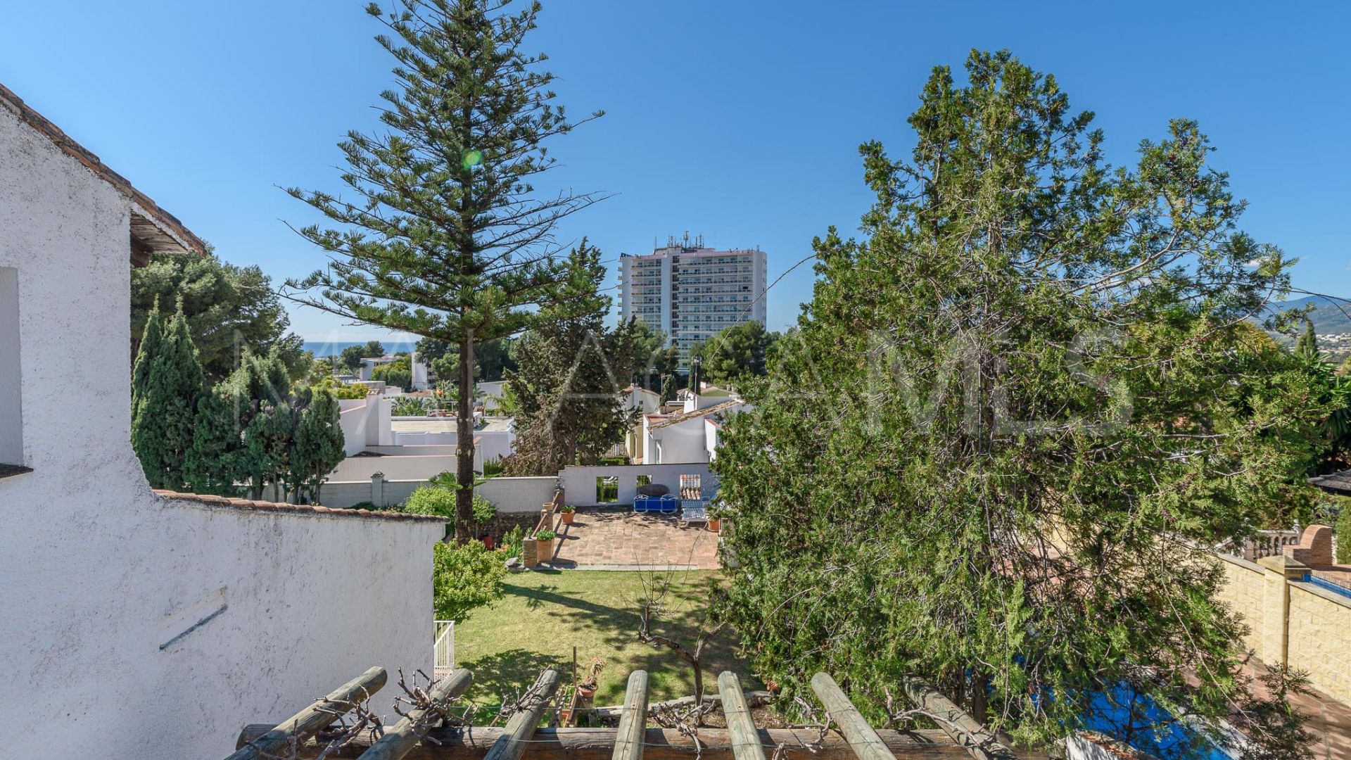 Villa for sale in Nueva Andalucia