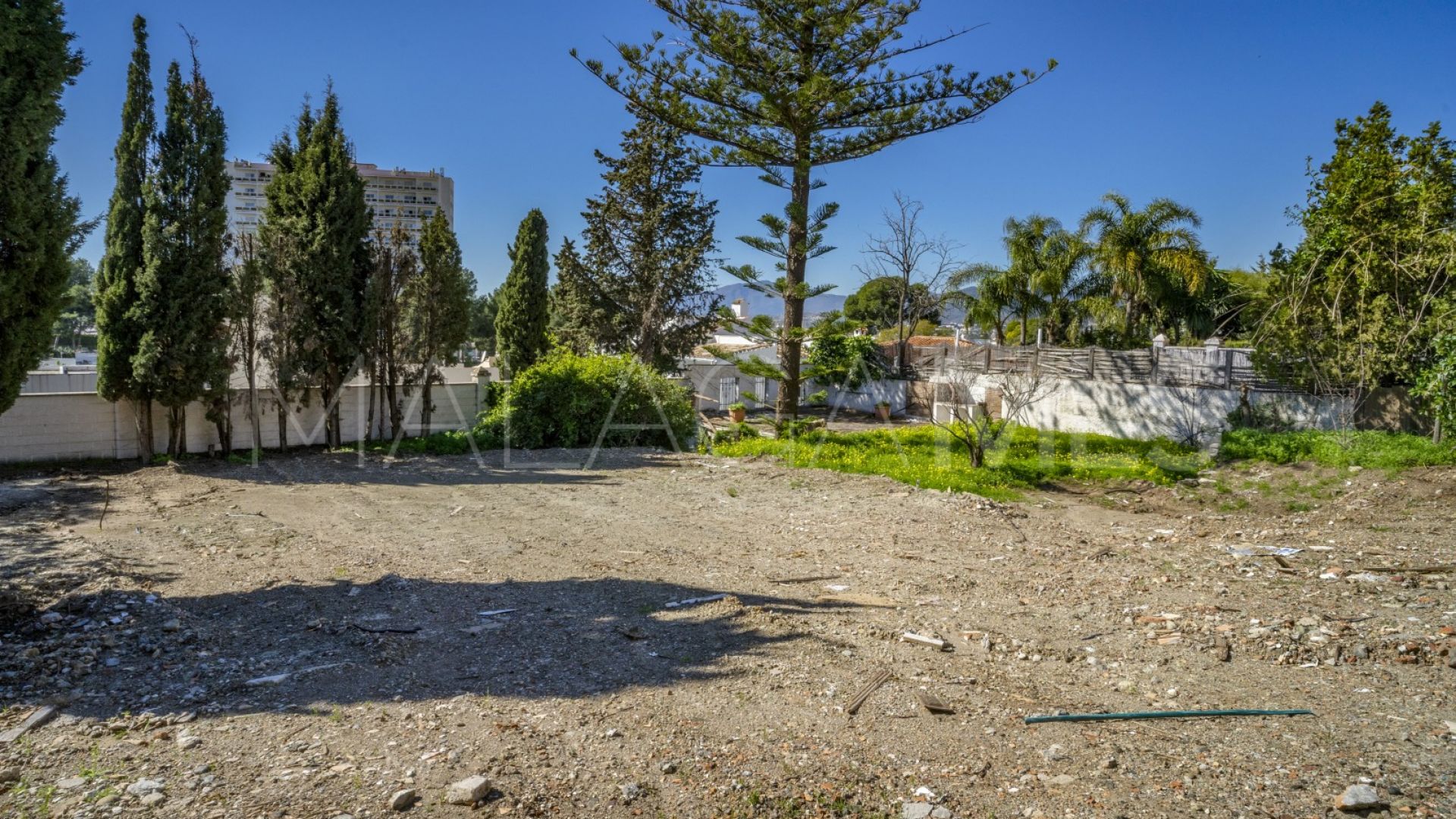 Tomt for sale in Nueva Andalucia