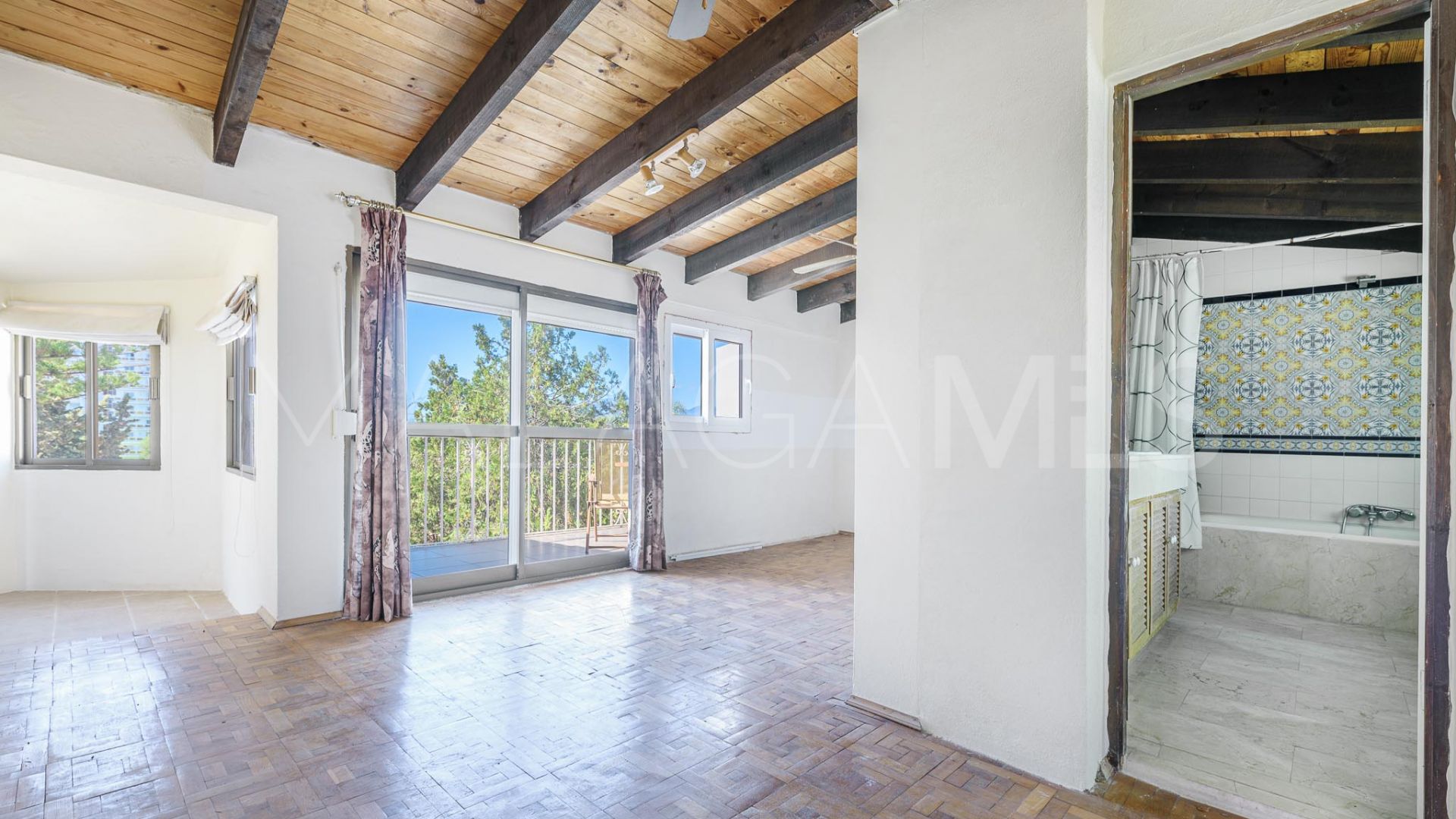 Villa for sale in Nueva Andalucia
