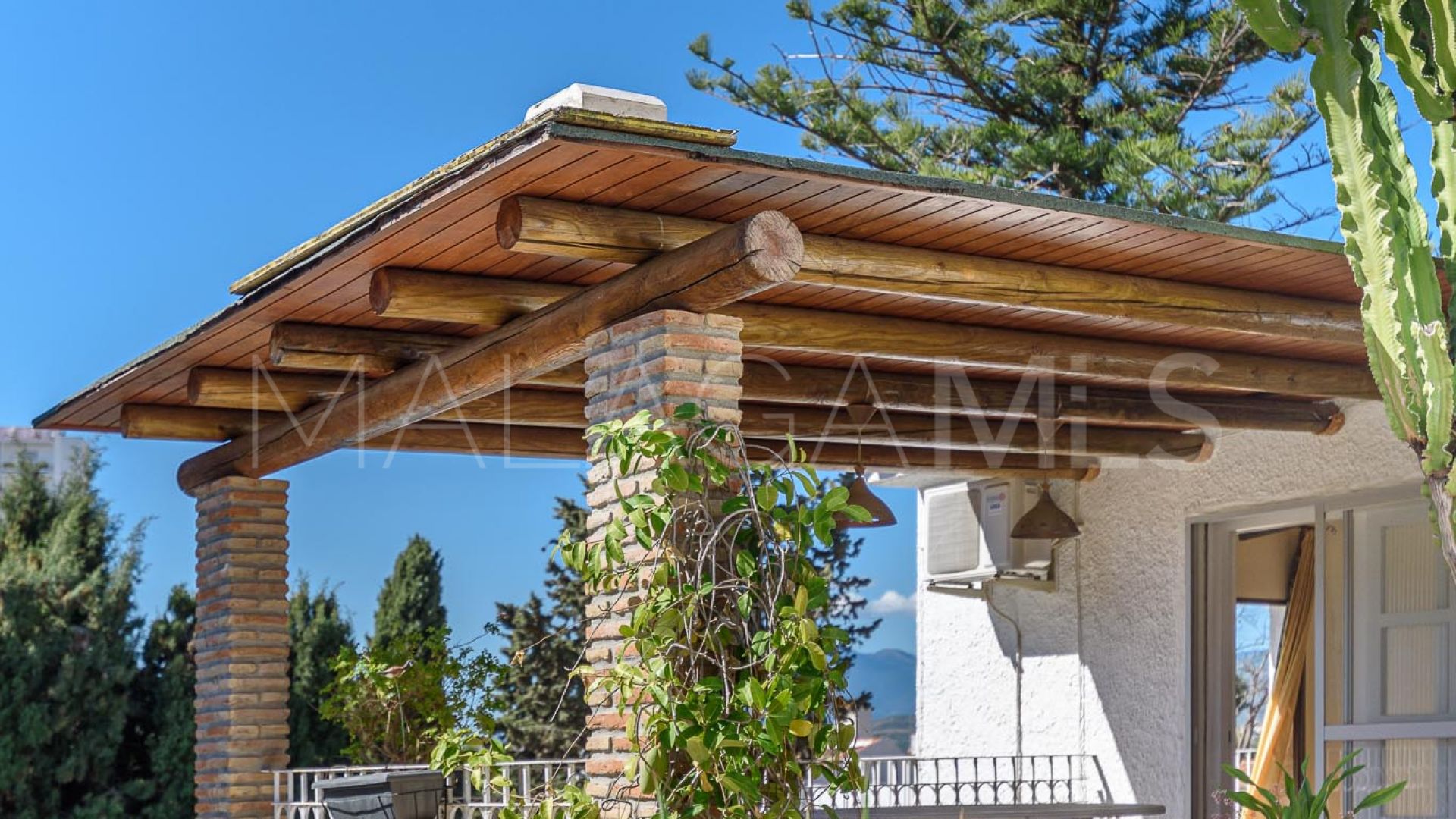 Villa for sale in Nueva Andalucia