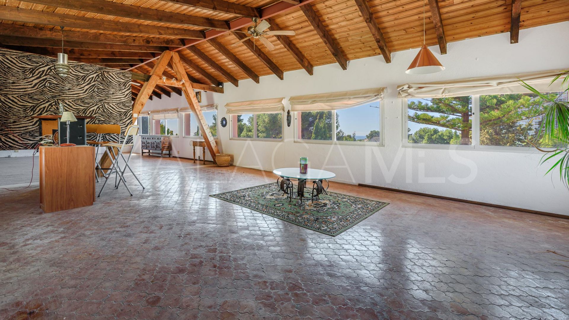 Villa for sale in Nueva Andalucia