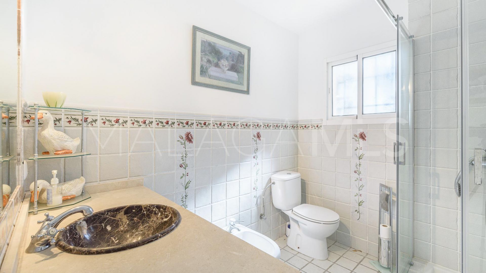 Villa for sale in Nueva Andalucia