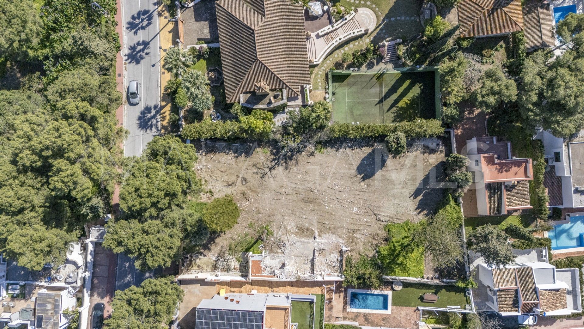 Tomt for sale in Nueva Andalucia