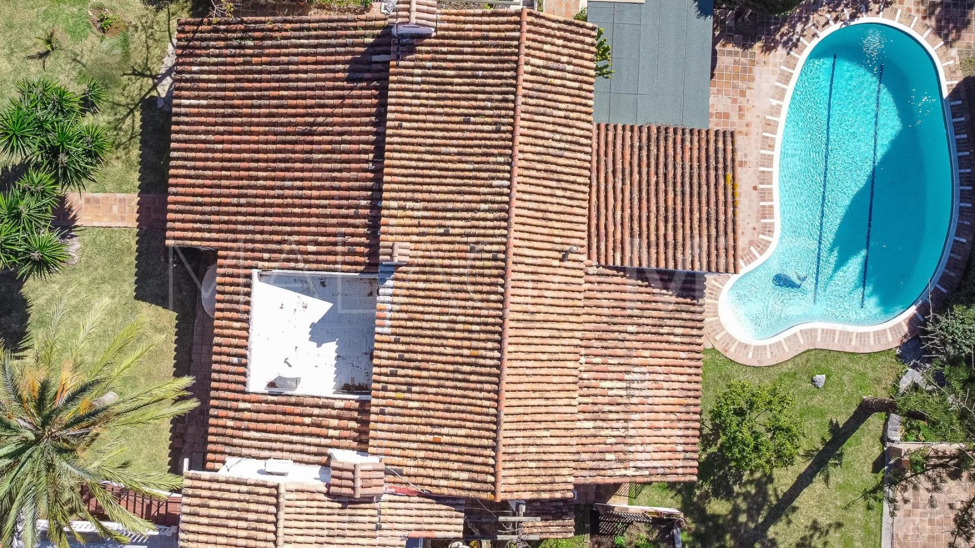 Villa for sale in Nueva Andalucia