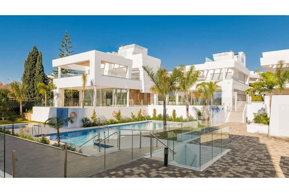 4 bedrooms villa for sale in San Pedro Playa