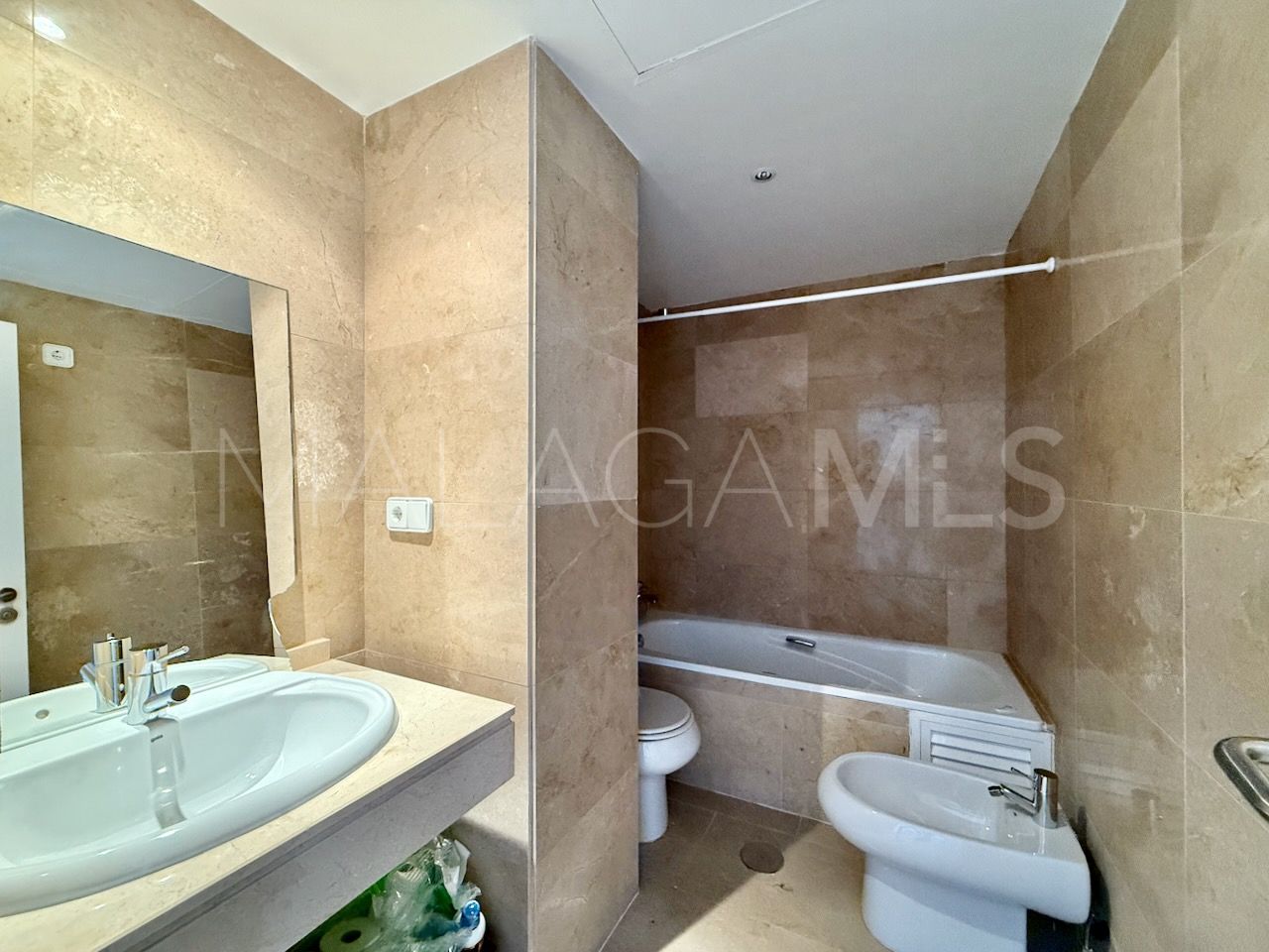 Apartment for sale in Duquesa Suites with 1 bedroom