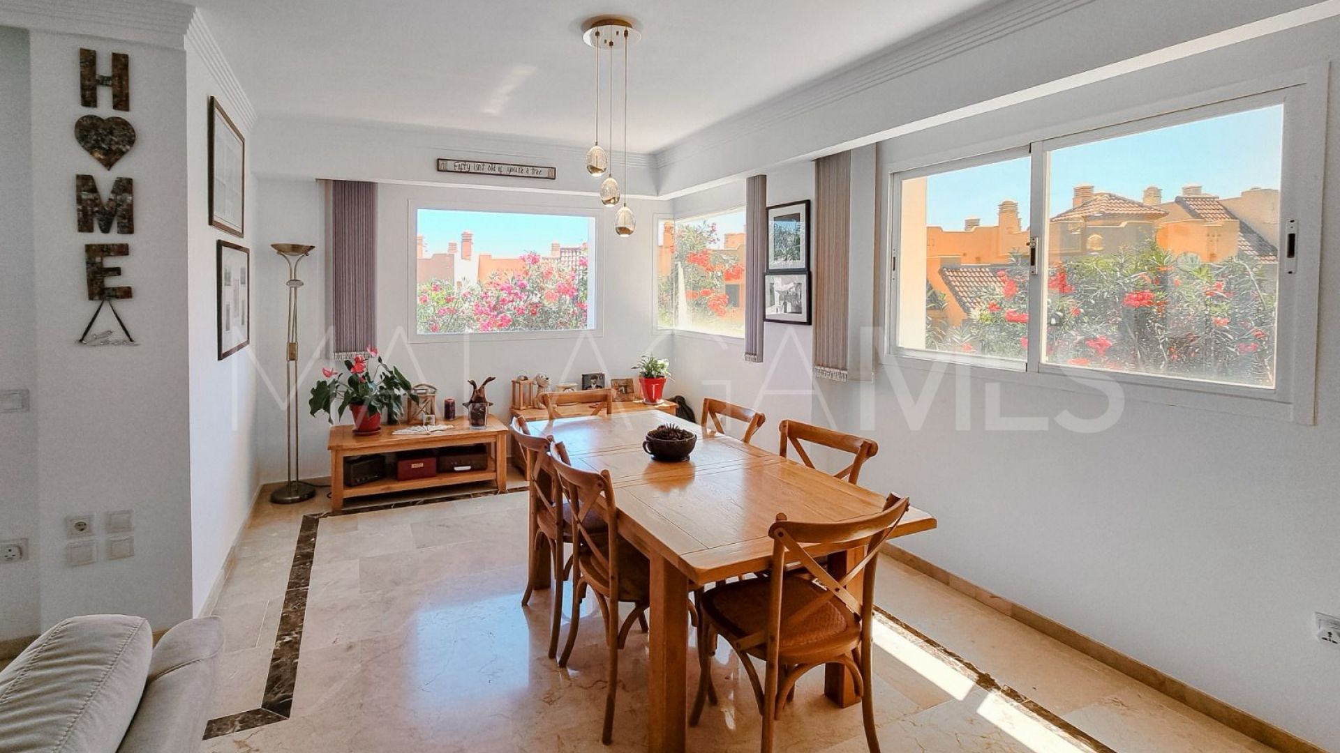 Hus i byn for sale in La Vizcaronda