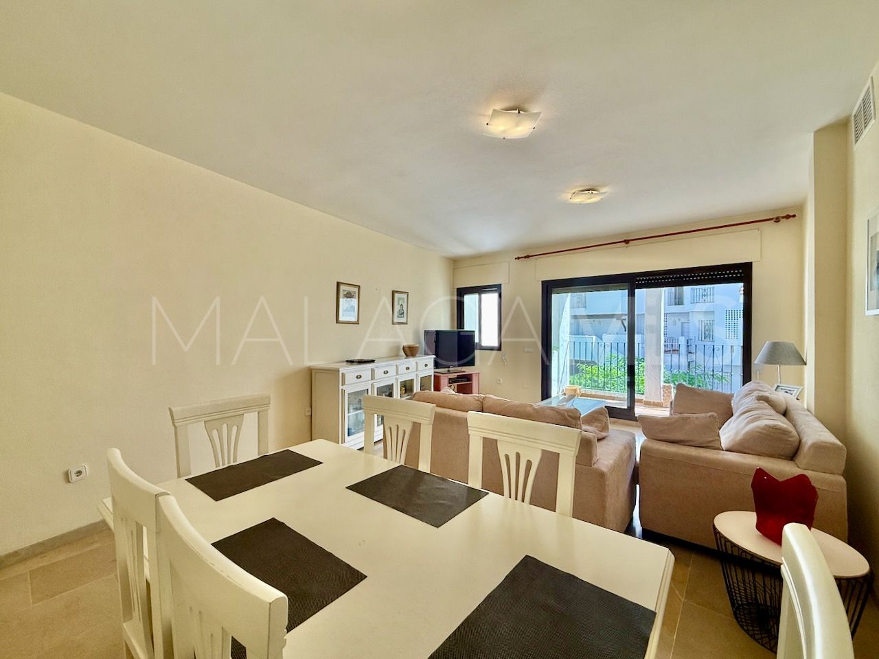 Apartamento for sale in La Duquesa with 3 bedrooms