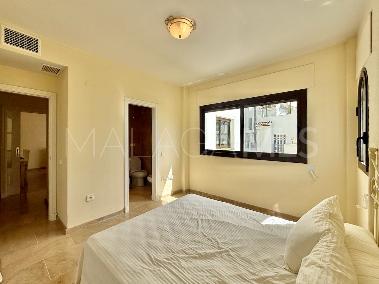 Apartamento for sale in La Duquesa with 3 bedrooms