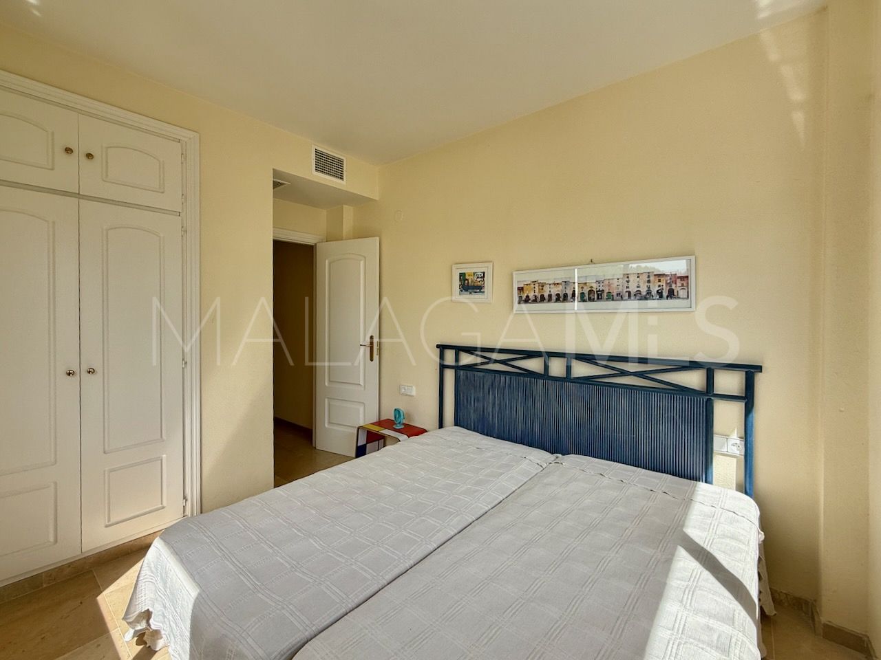 Apartamento for sale in La Duquesa with 3 bedrooms