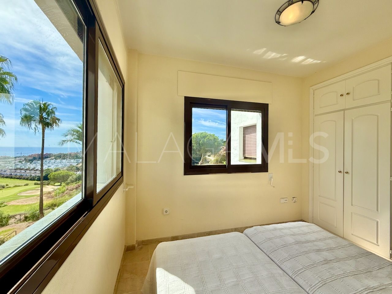 Apartamento for sale in La Duquesa with 3 bedrooms
