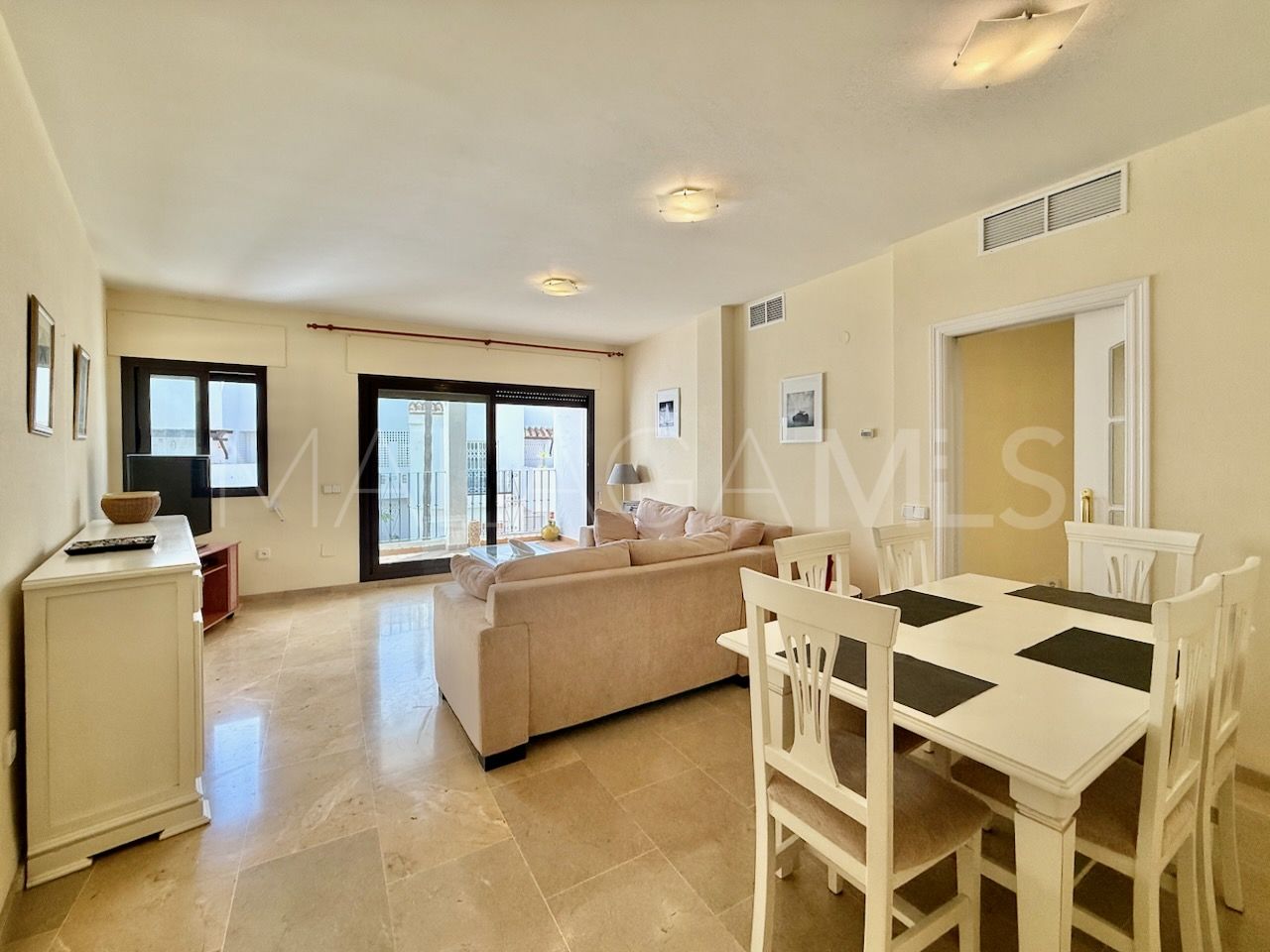 Apartamento for sale in La Duquesa with 3 bedrooms