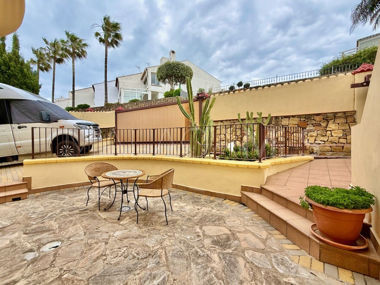 Villa with 5 bedrooms for sale in La Duquesa Golf